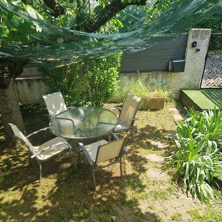 Appartement Independant Dans Maison Avec Jardinet, Au Calme Sérézin-du-Rhône Buitenkant foto