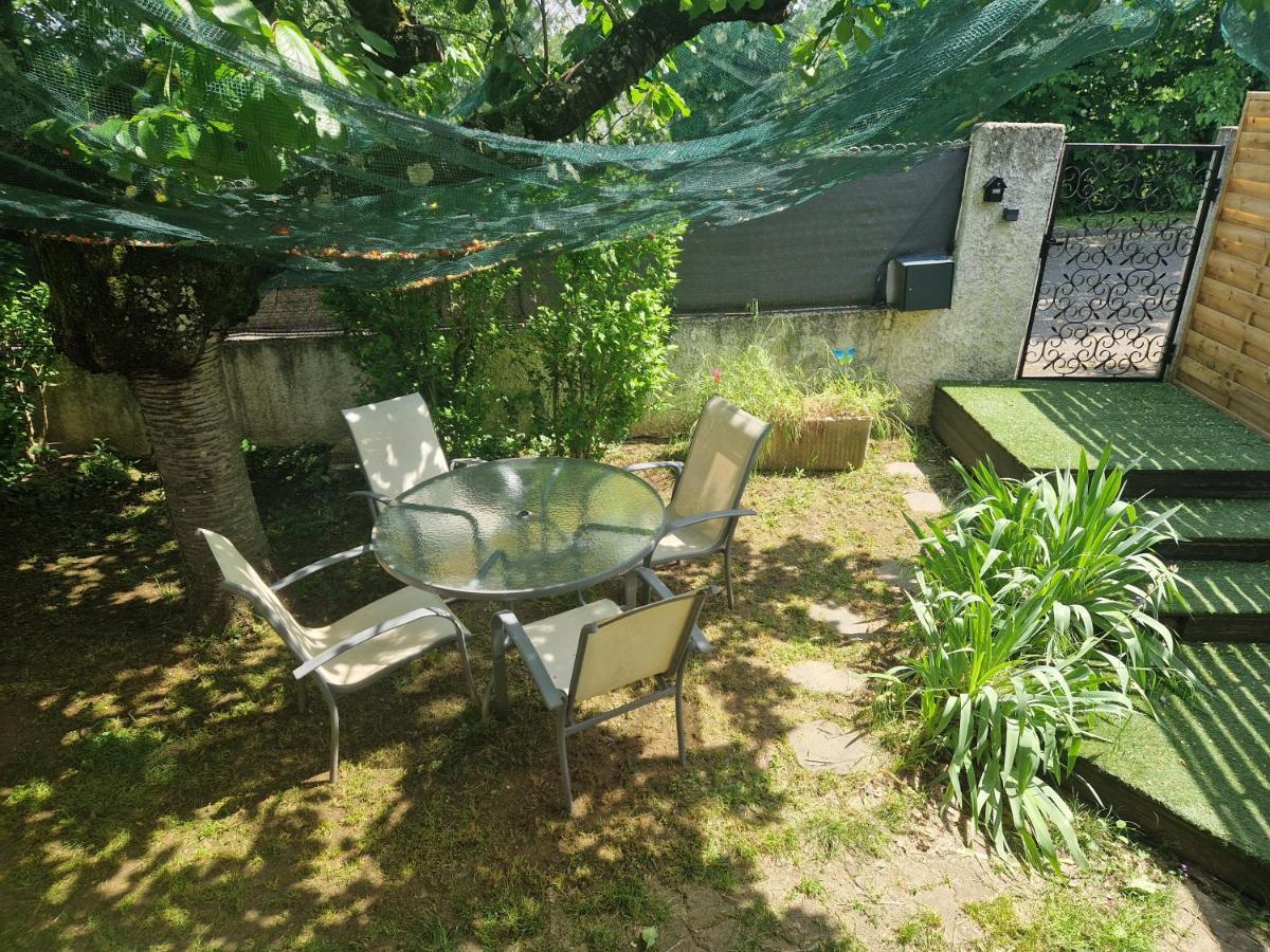 Appartement Independant Dans Maison Avec Jardinet, Au Calme Sérézin-du-Rhône Buitenkant foto